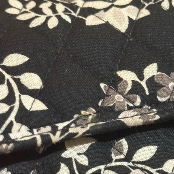 Vera Bradley Euro Wallet- Chandelier Noir - Picture 5 of 5